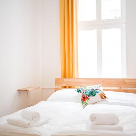 Spacious 3Br Plus Ac Self Check-In Street Parking Берлин Екстериор снимка